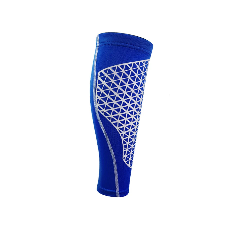 Blaue Kompressions-Wadenwärmer für Sport mit geometrischem Netzmuster am Schienbein.