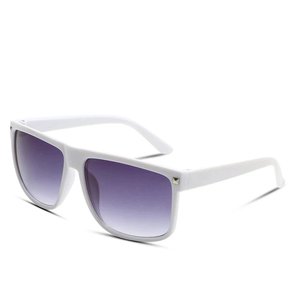 Weiße Square-Sonnenbrille mit hellvioletten Linsen und silbernen Akzenten