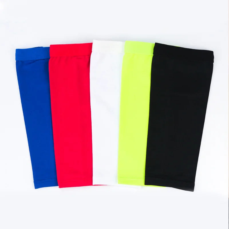 Un ensemble de cinq bandes de soutien sportives respirantes bleu, rouge, blanc, vert lime et noir.