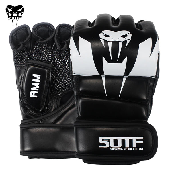 Ein Paar schwarz-weißes MMA-Boxhandschuhe mit stilisiertem Schädeldesign.
