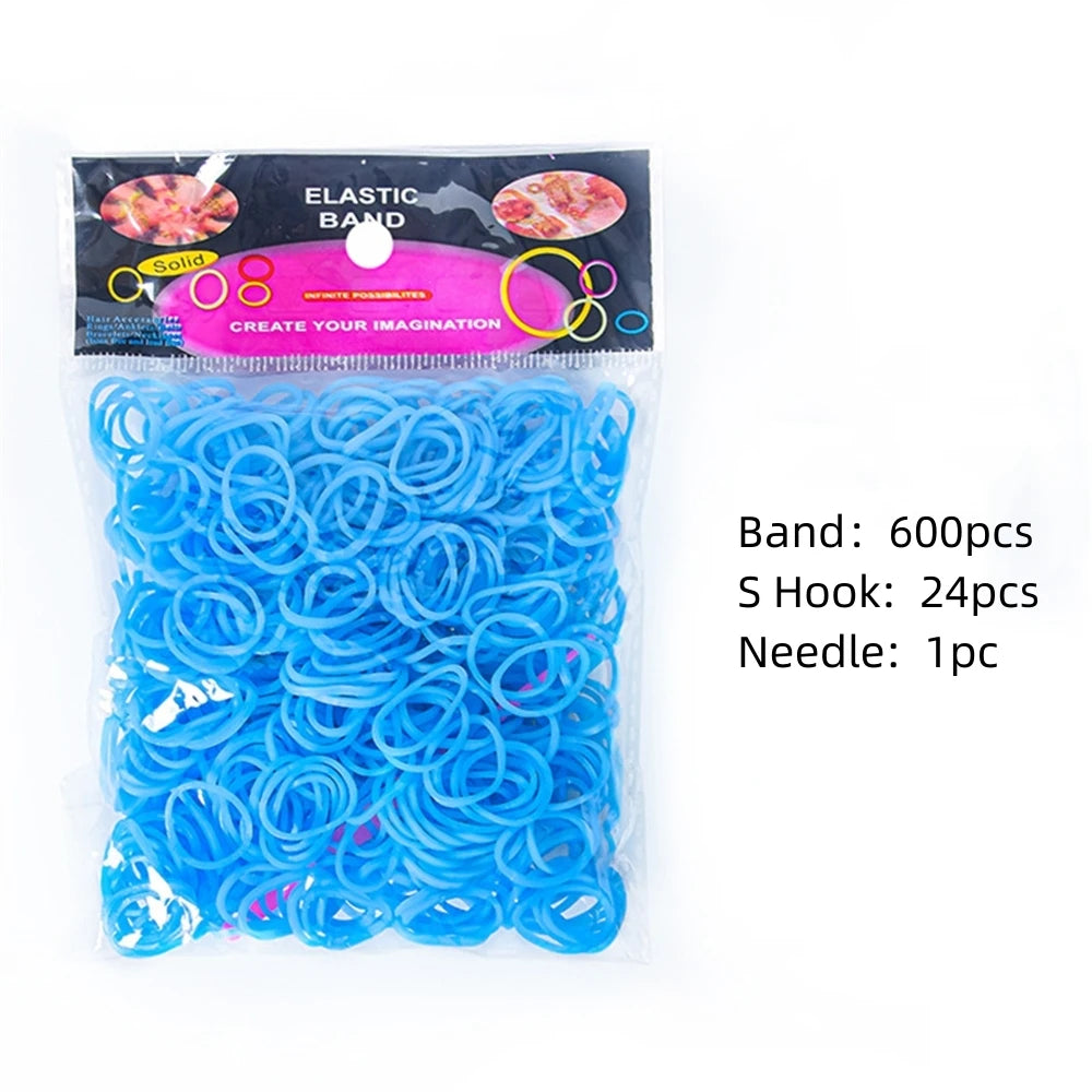 Paquete de bandas elásticas para telar azul, ganchos y agujas para hacer pulseras.