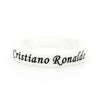 Weißes Silikon-Armband mit dem Namen Cristiano Ronaldo eingraviert.