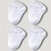 Un juego de calcetines de algodón unisex blancos y transpirables, doblados en cuatro grupos.