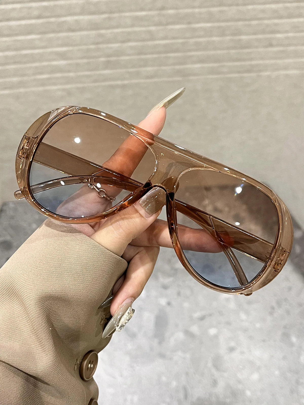 Vintage Oversized Pilot Sunglasses with UV400 Protection