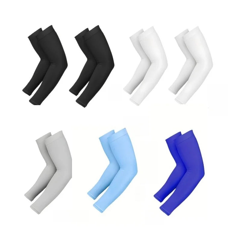 Un ensemble de cinq manches de gants de protection solaire respirants en noir, blanc et bleu pour les sports extérieurs.