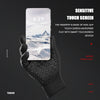 Une main portant un gant noir tient un smartphone affichant 4h37.