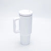Tasse isotherme en acier inoxydable, grande capacité, avec couvercle et paille.