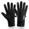 Une paire de gants de cyclisme noirs avec poignée pouce et détail de commutateur.