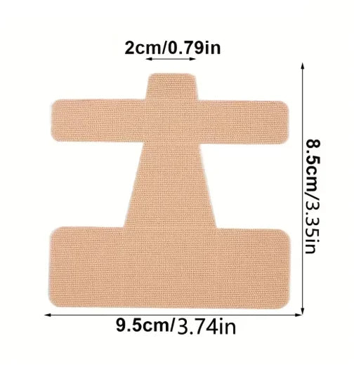 Beige Kinesiologieband in Kreuzform zur Linderung von Fußschmerzen.