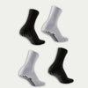 Une paire de chaussettes de football antidérapantes en silicone, noir et blanc.
