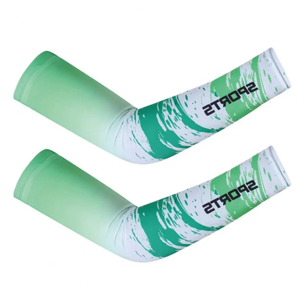 Paar grüne und weiße UV-Schutz-Ice-Silk-Armschuhe für Outdoor-Sport