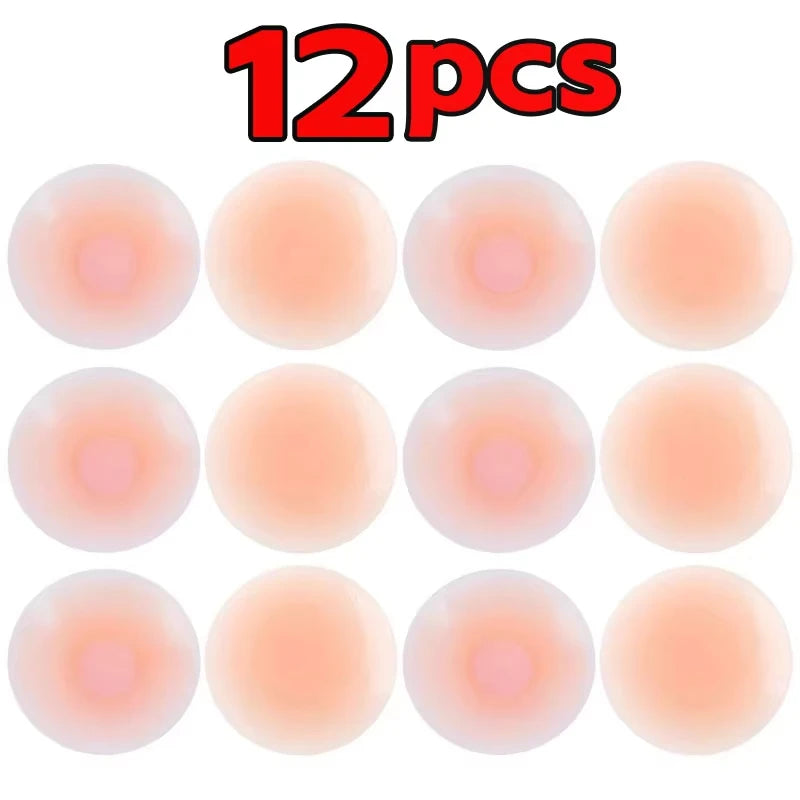 Un pack de douze cache-lèvres en silicone réutilisables pour soutien-gorge, couleur pêche clair.