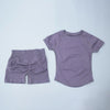 Ensemble de yoga et fitness sans couture lilas pour femmes, composé d'un débardeur court et d'un short assorti.