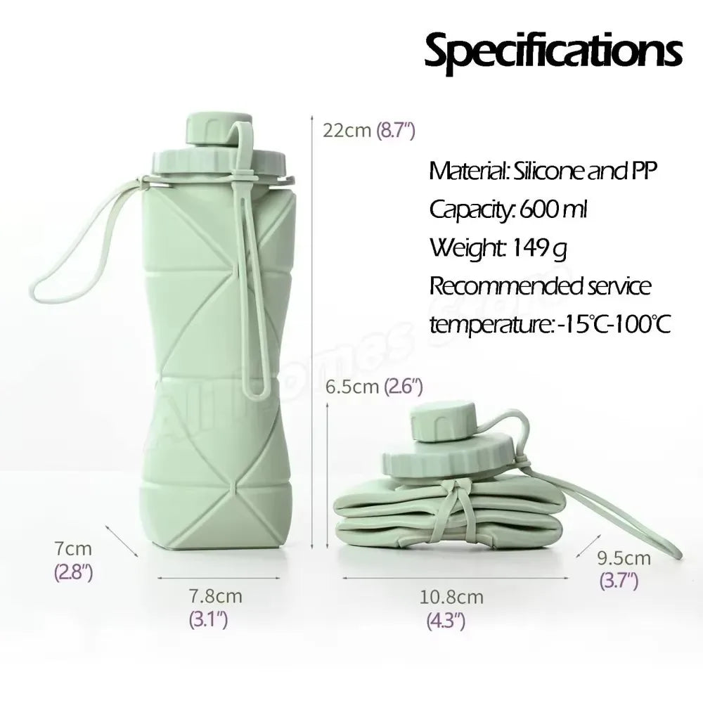 Botella de agua de silicona verde claro plegable con correa y varias medidas.