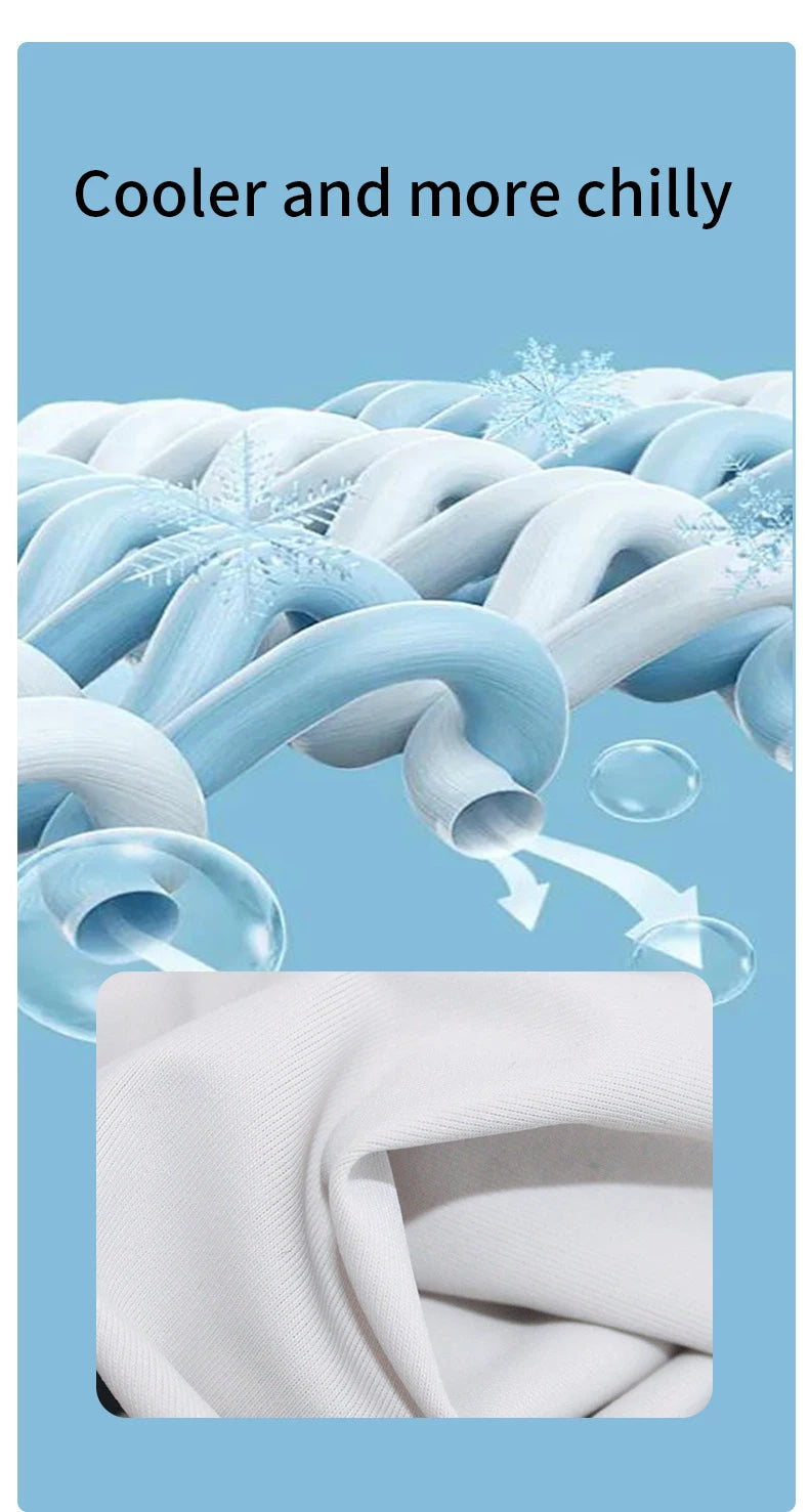 Blau-weiße Spiralärmel mit Schneeflocken-Designs neben einer Nahaufnahme von weißem Stoff.