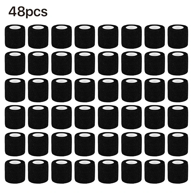 Una cuadrícula de 48 vendas desechables anti-resbalantes para tatuajes en empaque cilíndrico.