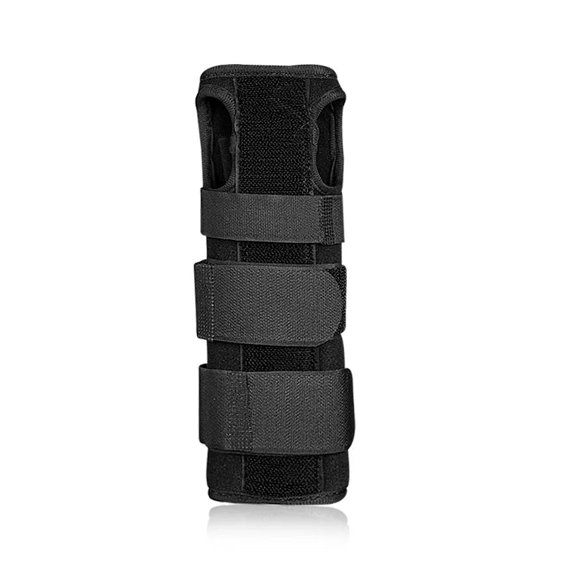Schwarze ergonomische Handgelenkbandage zur Linderung des Karpaltunnelsyndroms.