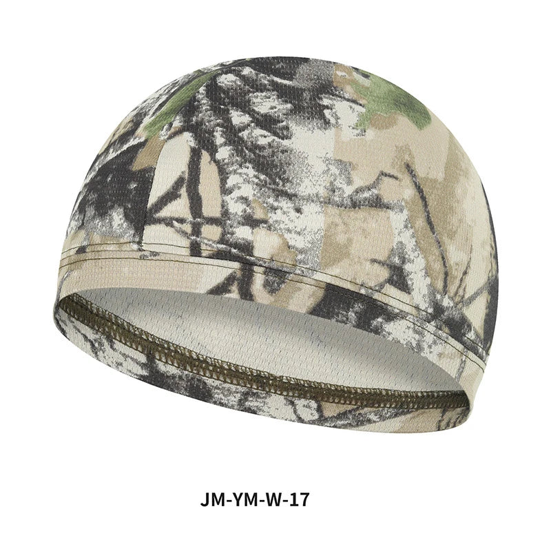 Beige und grünes Tarnnetz-Skullcap von der Seite