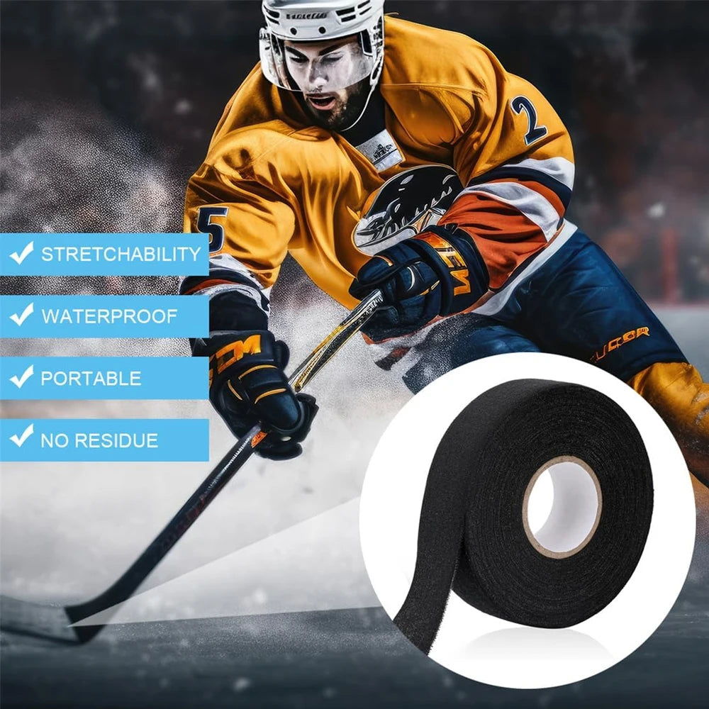 Nahaufnahme eines Hockeyspielers, der einen Stock hält. Merkmale: Dehnbarkeit, wasserdicht, tragbar und rückstandsfrei.