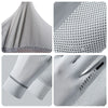 Primer plano de guantes de ciclismo para proteger del sol, color gris claro, mostrando tela texturizada y puño elástico.