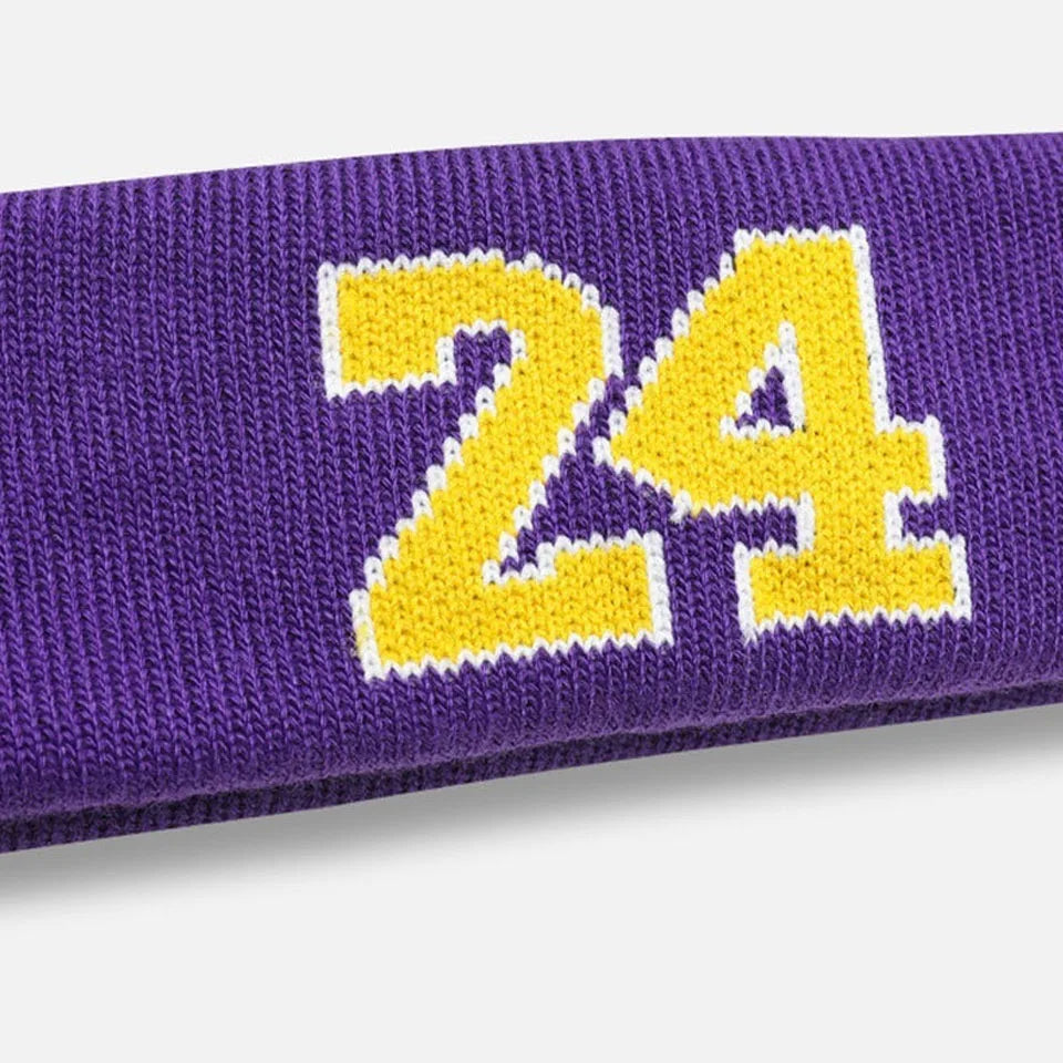 Bandeau ou bracelet de sport violet avec le numéro 24 jaune brodé.