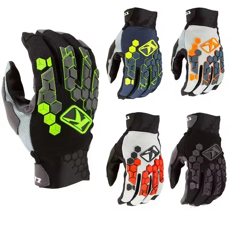 Un set de gants de motocross et MTB tactiques à écran tactile en noir, gris et orange avec des accents vert néon.