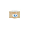 Rouleau de ruban kinesthérapie beige avec marquage CE bleu visible sur l'étiquette
