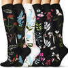 Ein Set von sechs floral gemusterten Kompressionsstrümpfen in verschiedenen Farben und Designs