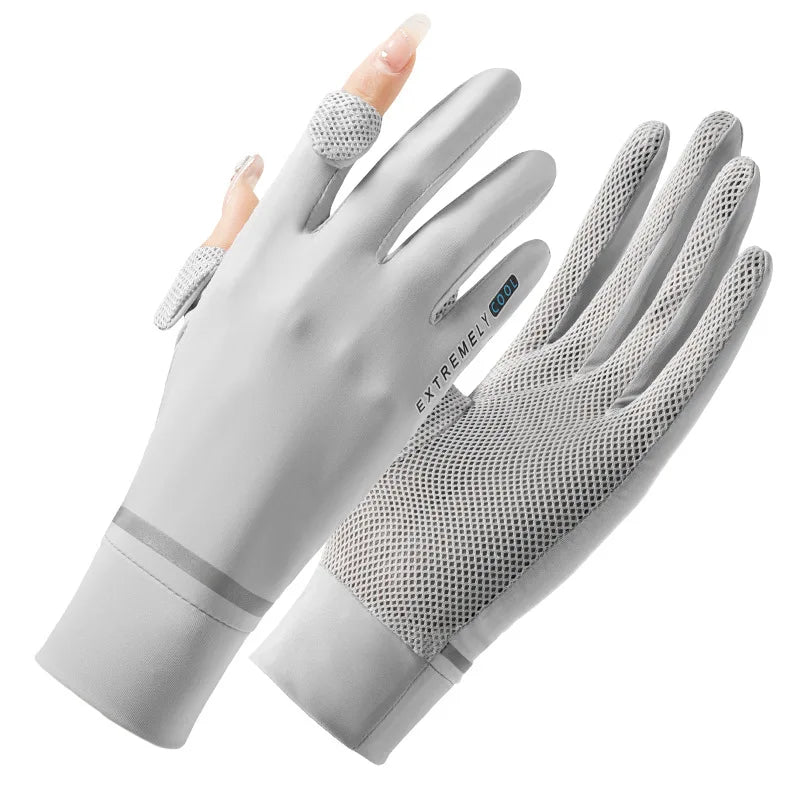 Guantes de ciclismo grises para protección solar, vistos desde arriba