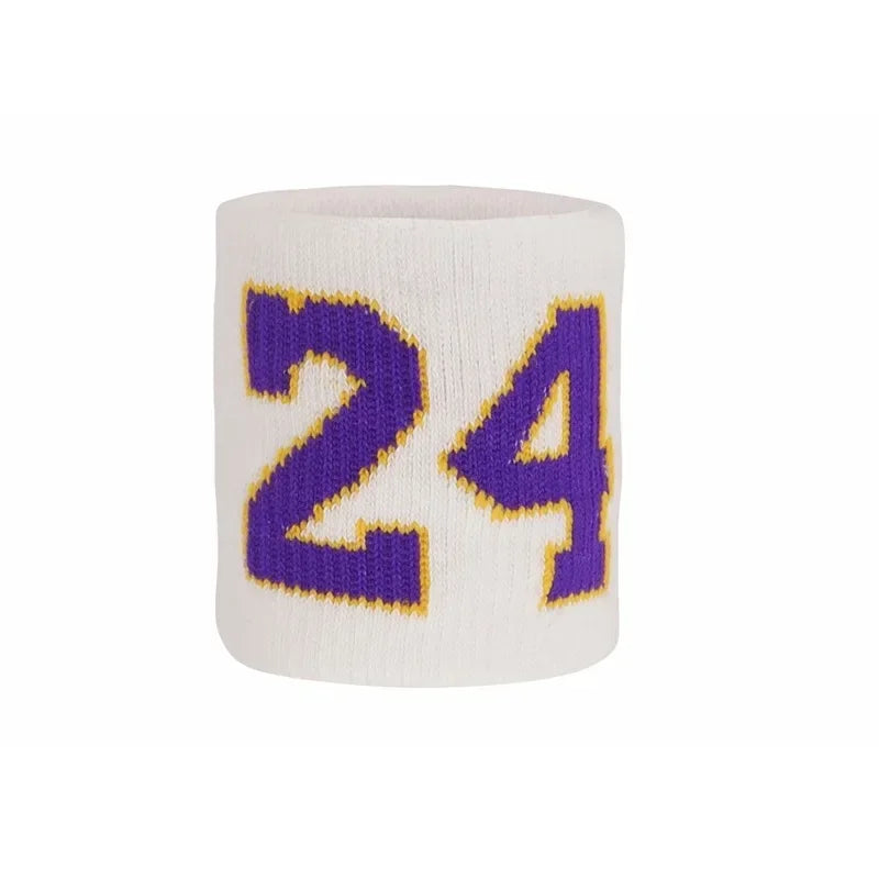 Bracelet blanc avec le numéro 24 violet tricoté dans le tissu