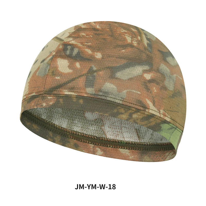 Braune und grüne Tarnnetz-Skull-Cap von der Seite