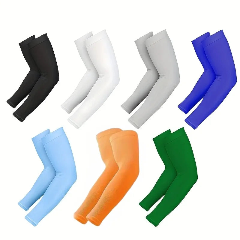 Colección de mangas protectoras solares en negro, blanco, morado y naranja sobre fondo blanco.