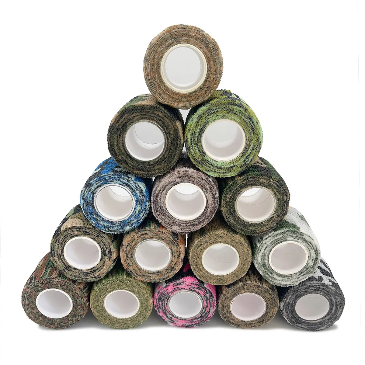Ein Stapel wiederverwendbarer, selbstklebender Tarn-Tätowiergrif-Tapes in verschiedenen Grüntönen und Brauntönen.