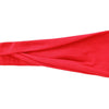Un bandeau élastique rouge vif plié et présenté sur un fond blanc.