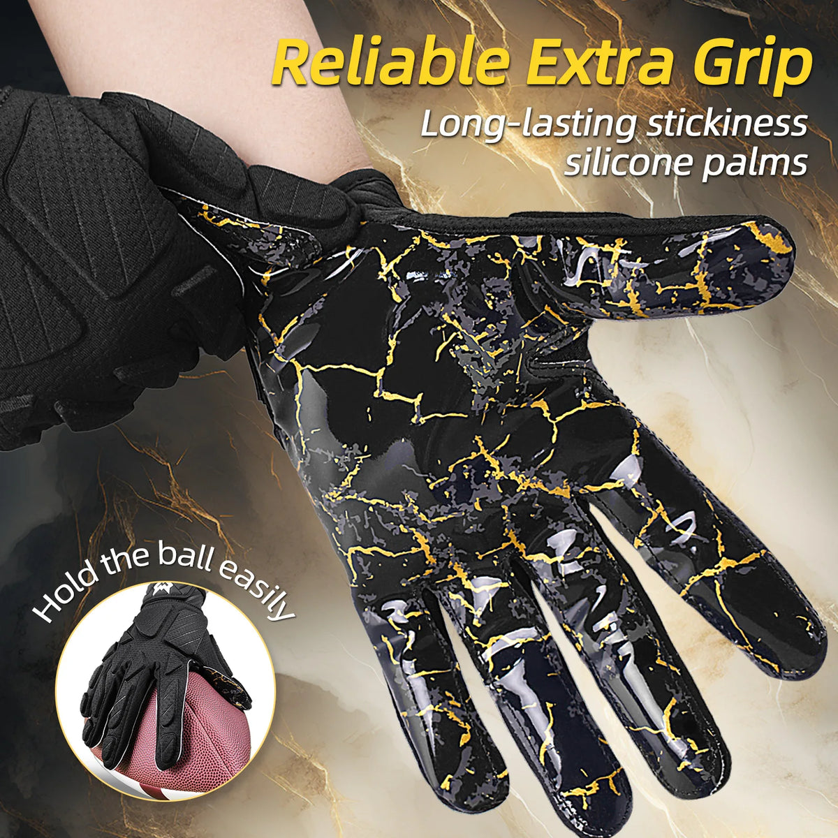 Schwarze Silikon-Handschuhe mit goldenem Rissmuster, die einen Ball greifen.