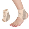 Beige Sprunggelenkbandage, um die Fuß- und Knöchelpartie gewickelt zu zeigen.