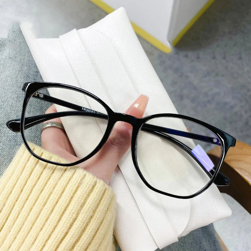 Women's Round Frame Blue Light Blocking Myopia Glasses
