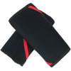 Manchettes de genou noires avec bordure rouge montrées en diagonale.