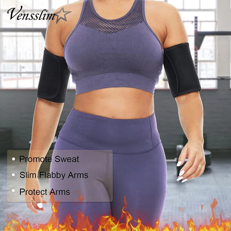 Une femme portant un body-shaper violet et des leggings assortis, avec des flammes au premier plan.