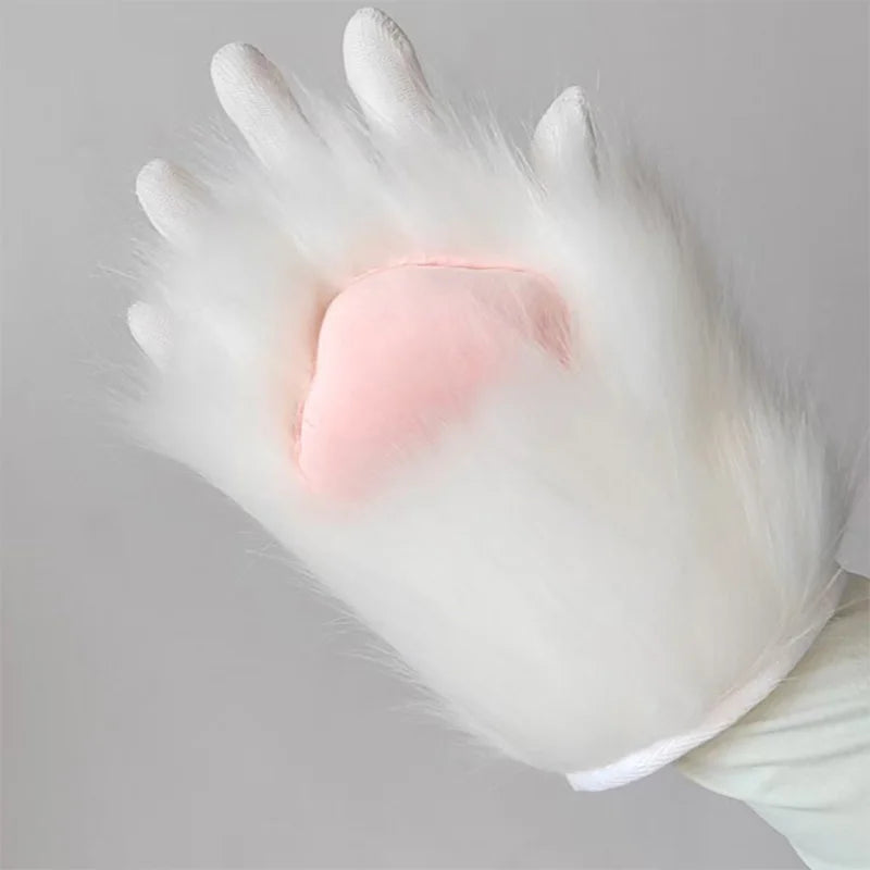 Gants en peluche blancs à moitié, avec doublure rose, vue rapprochée