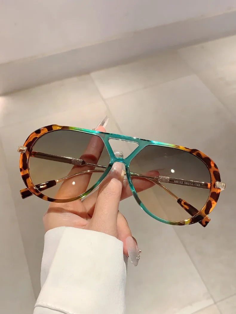 Vintage Pilot Sunglasses with Gradient Lenses
