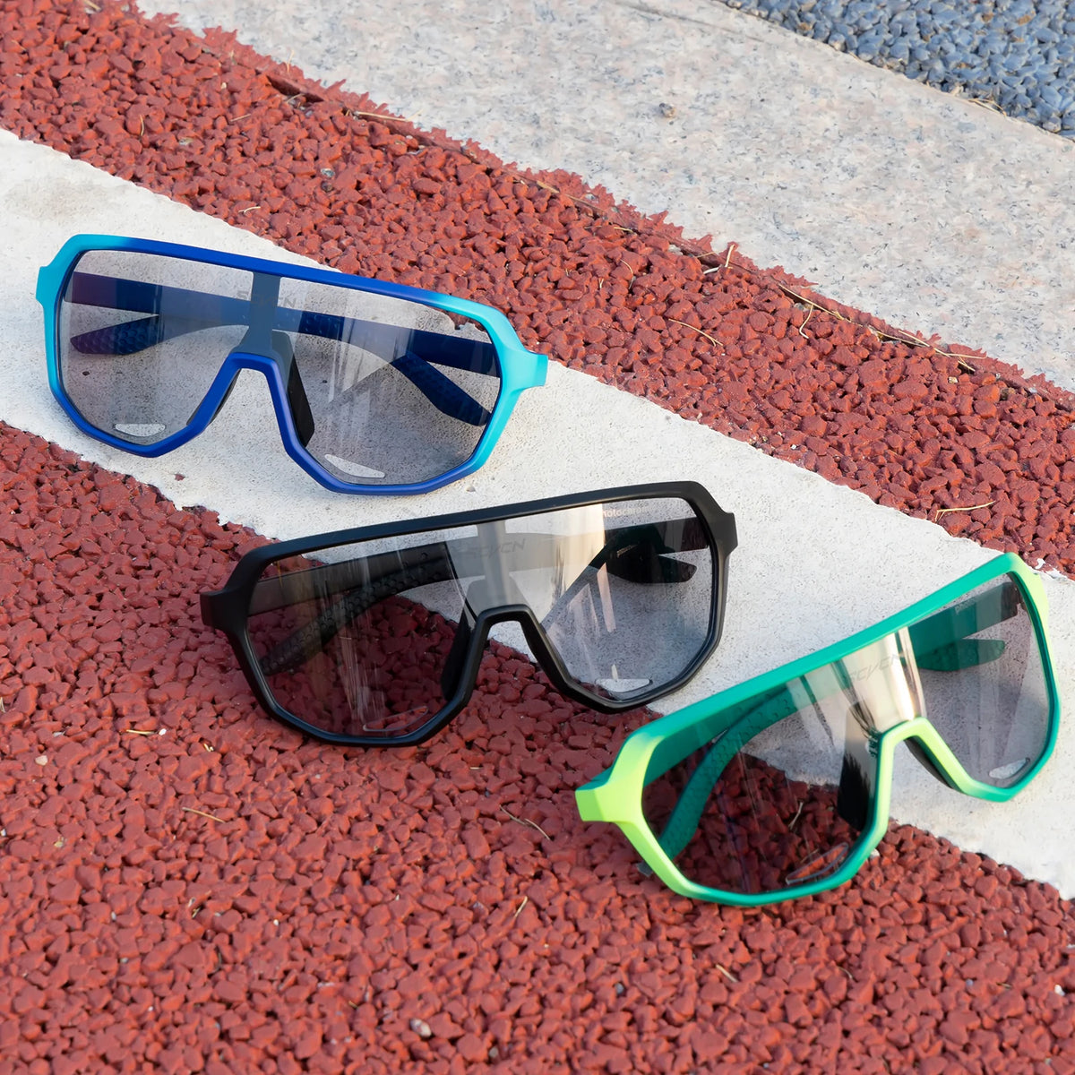 Photochromic Cycling Glasses with UV400 Protection