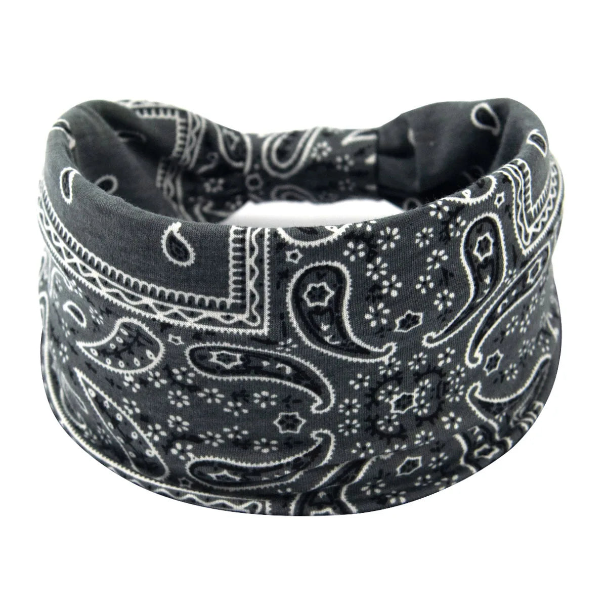Schwarze Boho-Twist-Haube mit aufwendigen weißen Paisley- und Blumenmustern