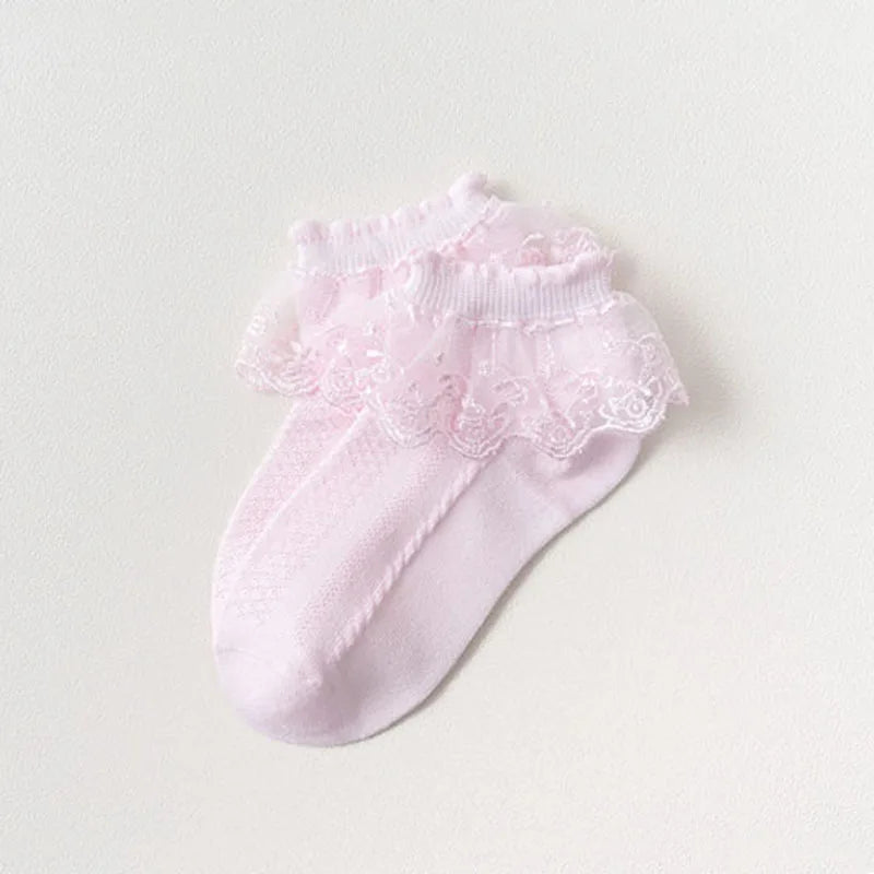Chaussettes à volants en dentelle roses pour filles avec une bordure délicate et une texture douce