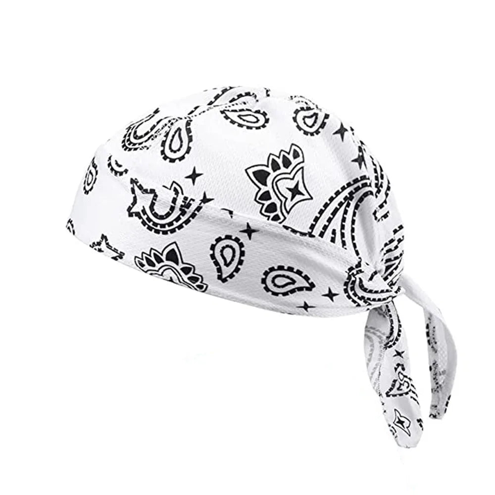 Weiße Bandana mit schwarzem Paisley- und Blumenmuster als atmungsaktiges UV-Sport-Headband für Herren