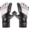 Unos guantes de portero negros y blancos de rendimiento para fútbol