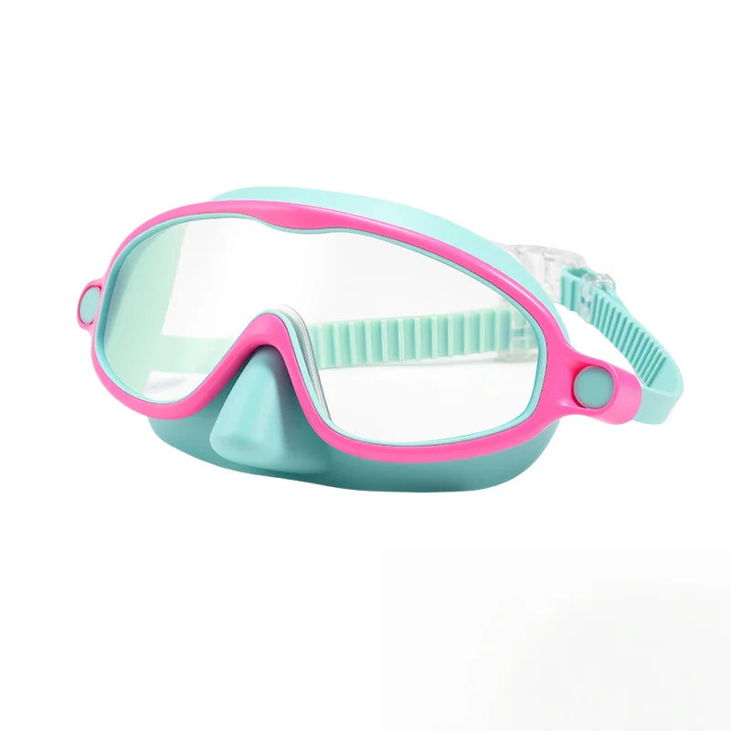 Une paire de lunettes de natation pour enfants rose et bleu clair avec protection du nez.