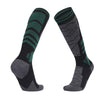 Un par de calcetines térmicos de lana merino en verde oscuro y gris, vistos de lado.