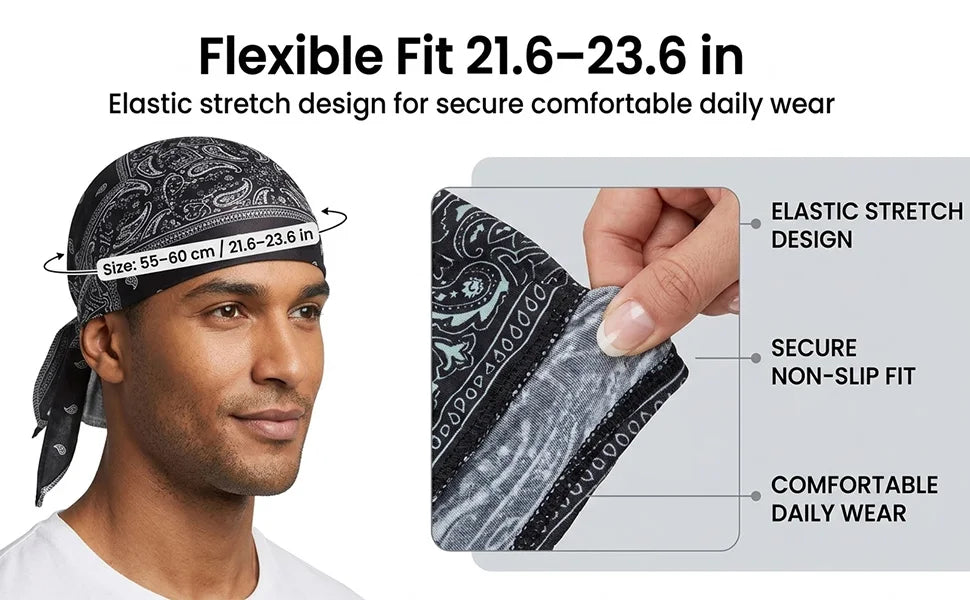 Un homme portant un foulard de tête à motif paisley noir et blanc, mettant en évidence sa conception extensible pour un port 