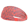 Gros plan d'un bandeau élastique de sport rayé orange et noir.